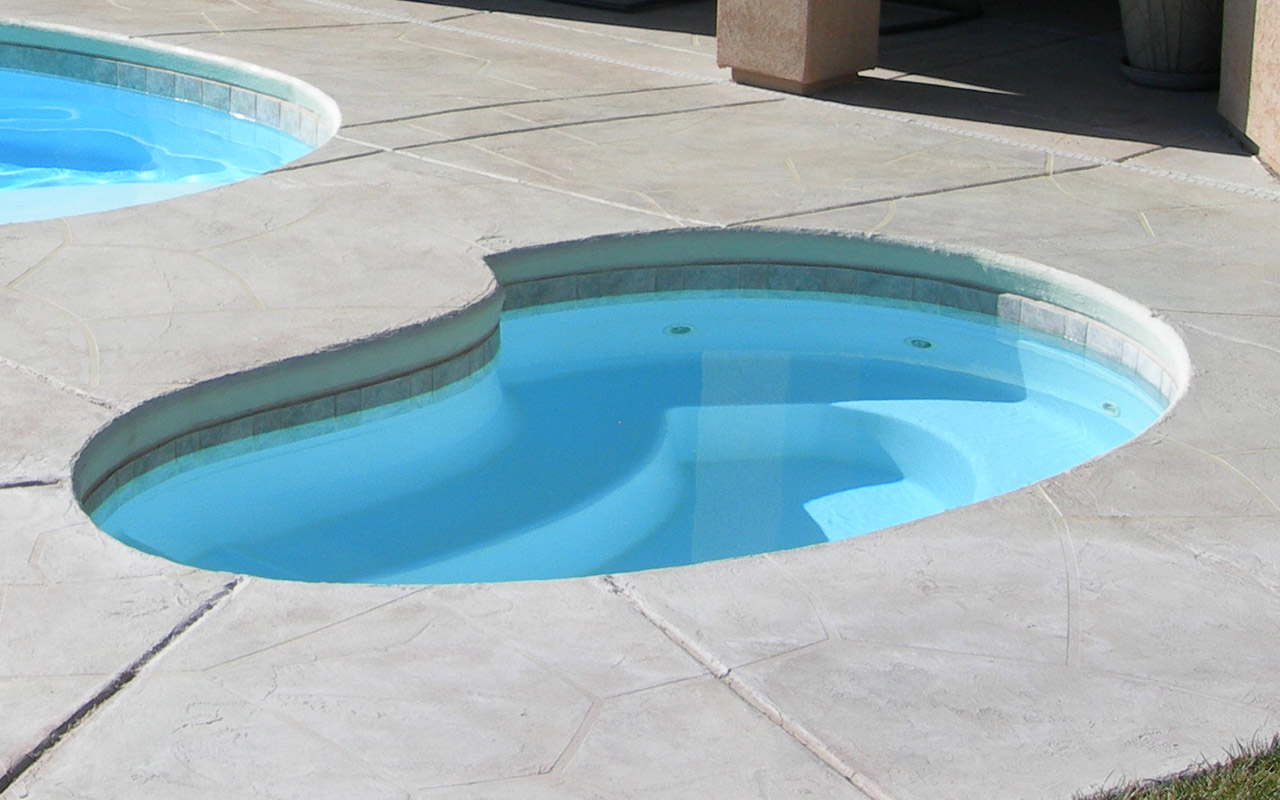 St George Pools - Fiberglass Hot Tub / Spa